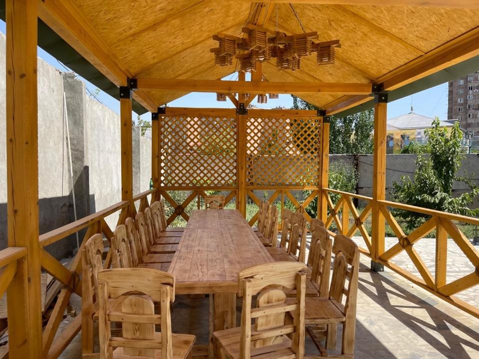 יירבאן Golden Seconds Hotel מראה חיצוני תמונה