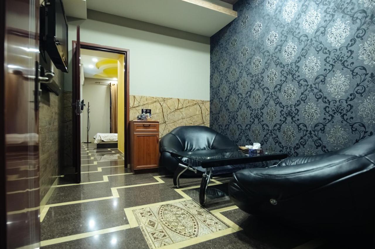 יירבאן Golden Seconds Hotel מראה חיצוני תמונה