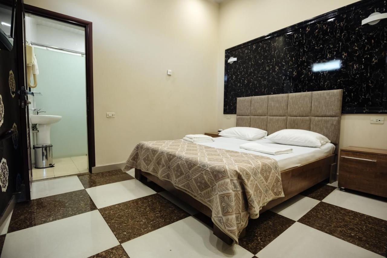 יירבאן Golden Seconds Hotel מראה חיצוני תמונה