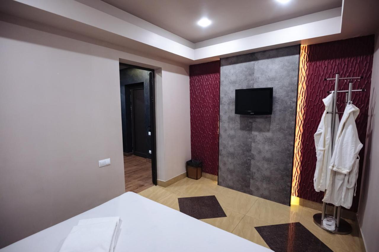 יירבאן Golden Seconds Hotel מראה חיצוני תמונה