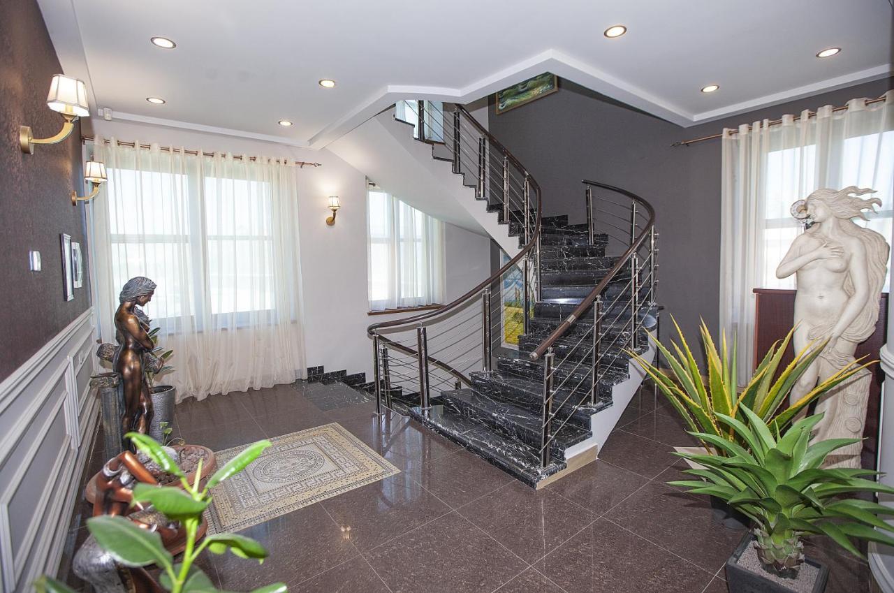 יירבאן Golden Seconds Hotel מראה חיצוני תמונה